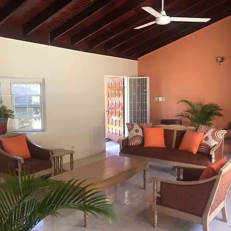 La Casa Feliz Hotel
